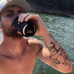 Meet your Posher, Casey